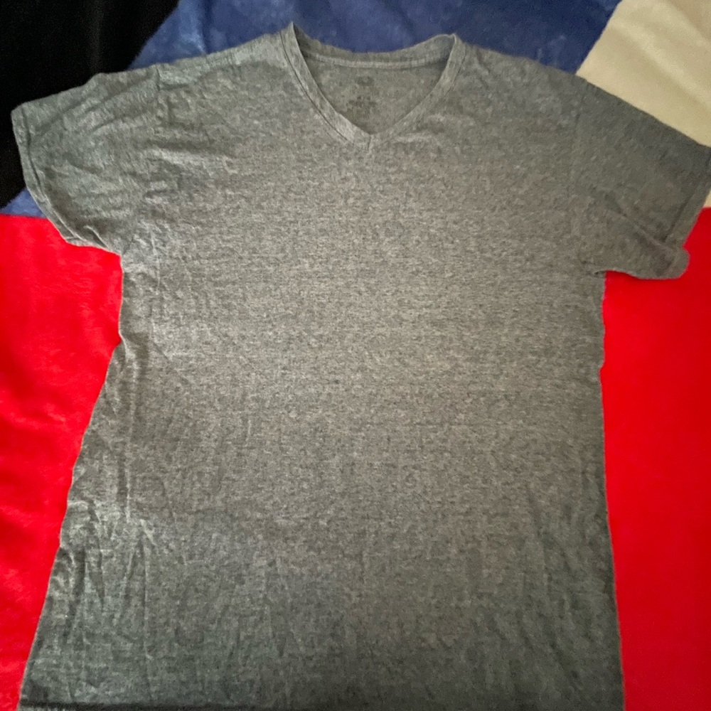 Men's Heather Gray V-Neck Tee
